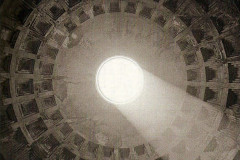 Isabel Muñoz, The Pantheon Rome, 1995.